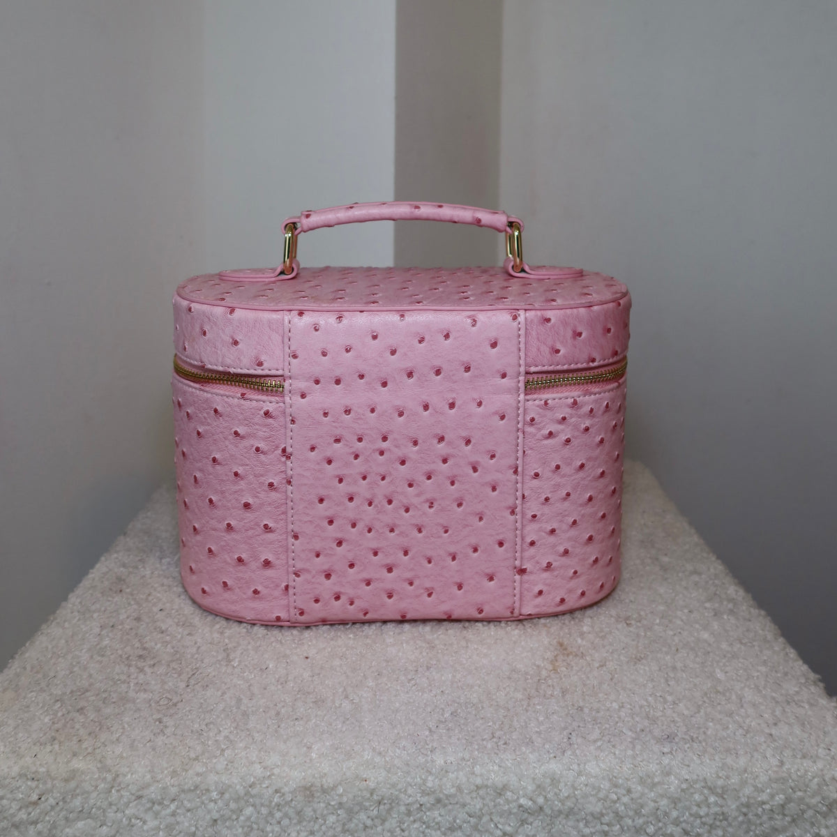 The Vanity Case – Travel Makeup Bag & Cosmetic Case with Ostrich Leather - Lychee PIQUÉ CASES